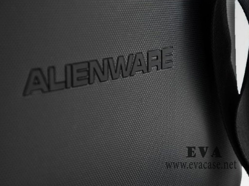 Mobile Edge 17 inch hard shell laptop case with alienware logo