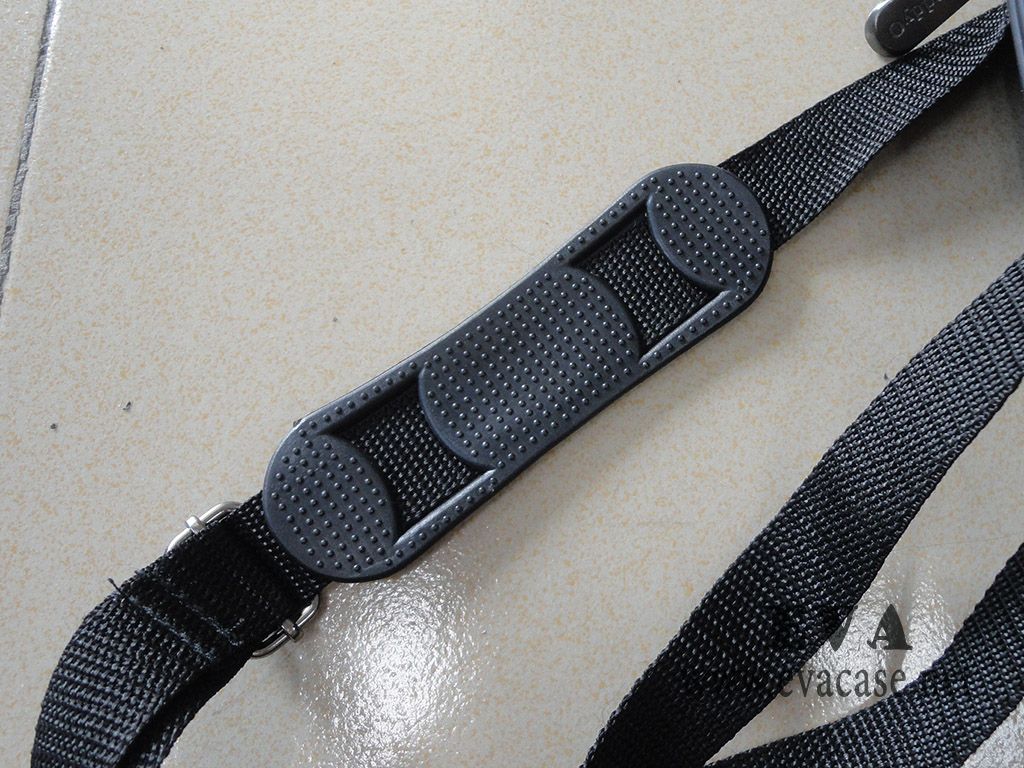 Genuine leather champagne carrier with shoulder strap