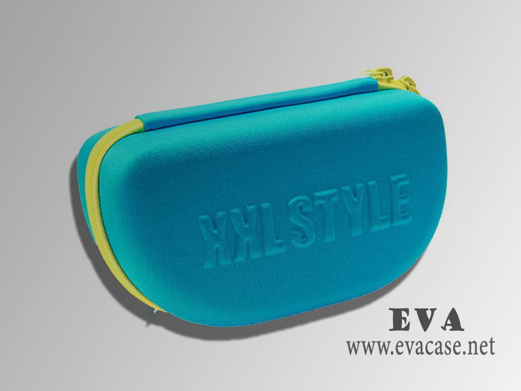 XXL STYLE ski goggle storage case in light blue