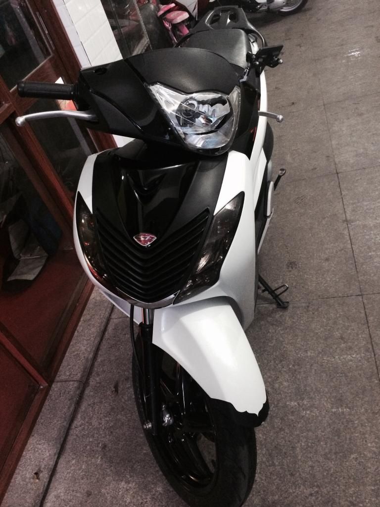 Cần bán Sh125i vn màu trắng sporty mẫu Italy full dàn áo ý  bs đẹp - 1