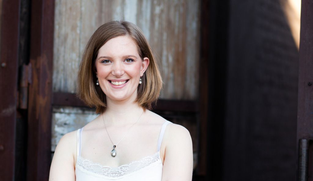 IMAGE: http://i1250.photobucket.com/albums/hh529/Utopia85/Jessie1209305.jpg