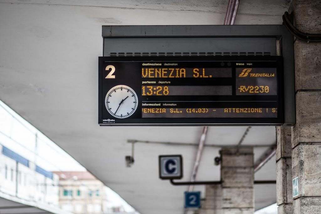 IMAGE: http://i1250.photobucket.com/albums/hh529/Utopia85/VeniceTrainData.jpg