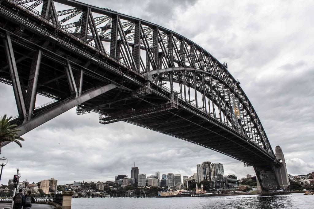 IMAGE: http://i1250.photobucket.com/albums/hh529/Utopia85/sydneyharborbridge.jpg