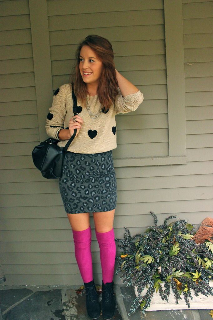 how to wear mixed prints, blogger, lauren conrad heart sweater,
