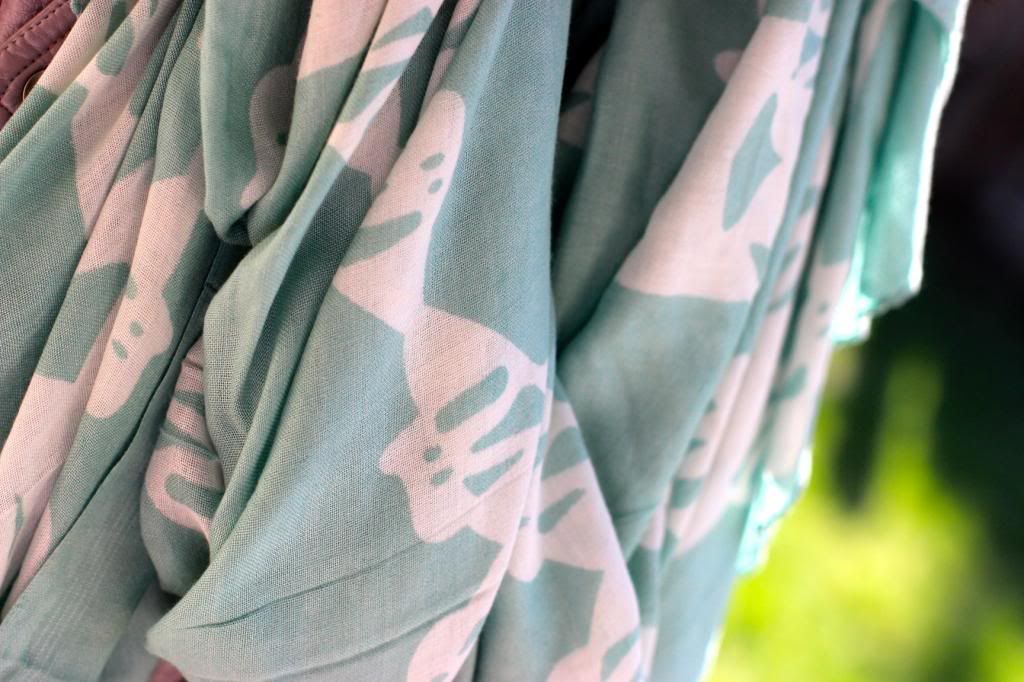 style tab, brianne faye, printed scarf, mint, spring, pastels, fashion