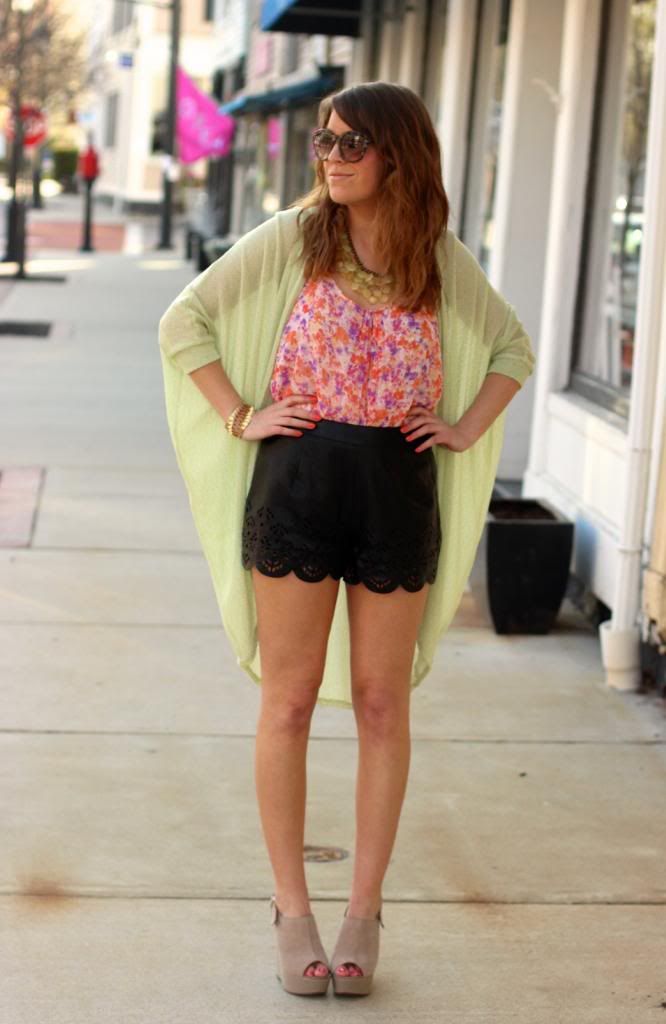 style tab, fashion, lulus, scalloped shorts, blogger, spring outfit, oversized sweater, faux leather, florals