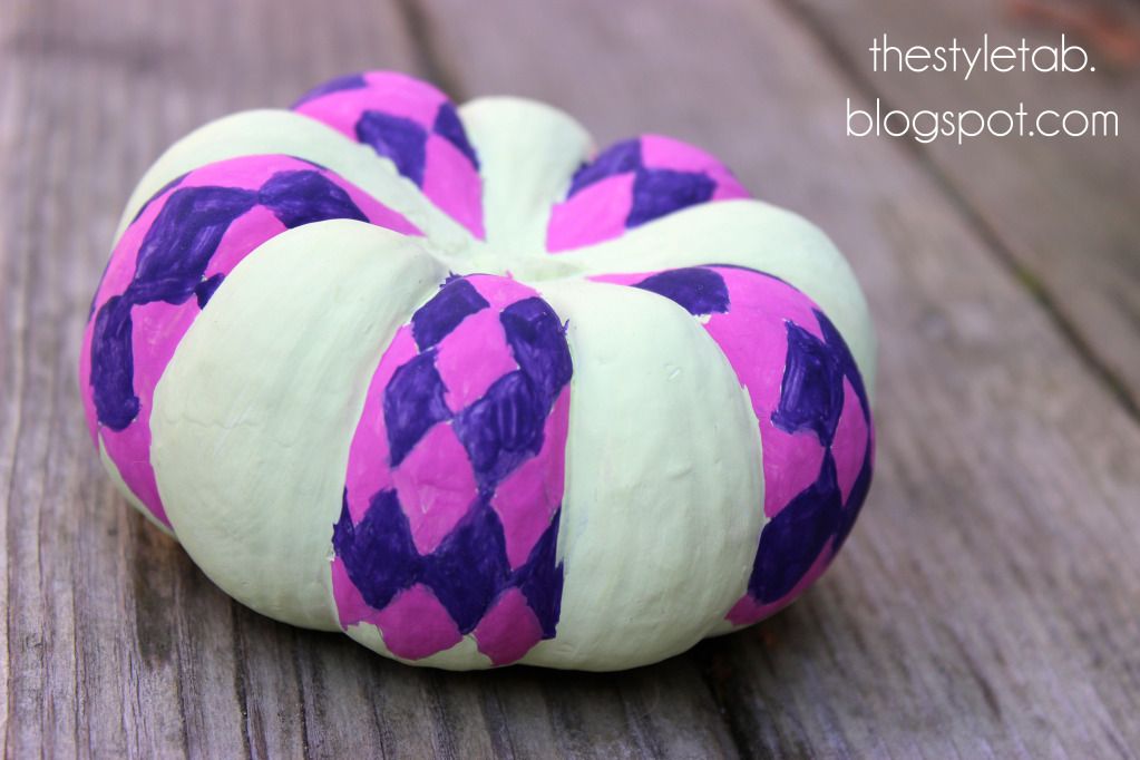 diy, painted pumpkin, argyle pumpkin