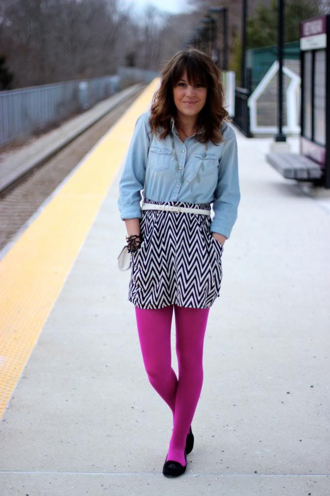 style tab, fashion, outfit, blogger,chevron, skirt, chambray shirt, pink tights, loafers, chambray with a skirt