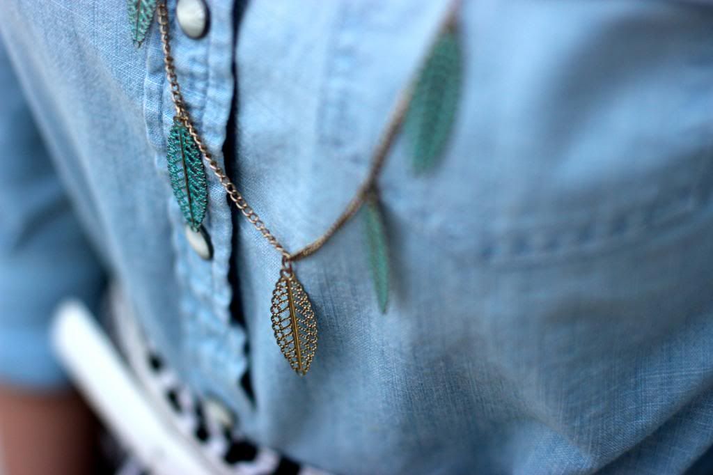 style tab, fashion, feather, necklace, accessories, jewelry, blogger,