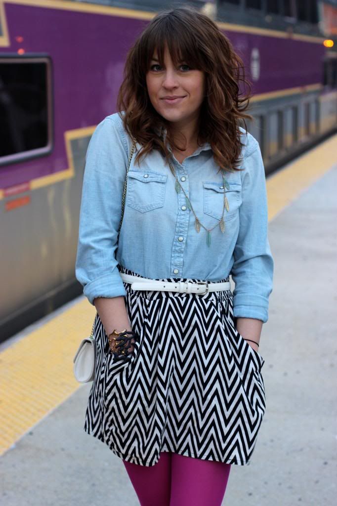 style tab, fashion, outfit, blogger, chevron, skirt, chambray shirt, pink tights, loafers, chambray with a skirt