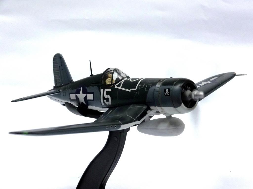 Dragon F4u Corsair(50137) w/ a centerline fuel tank - DA.C